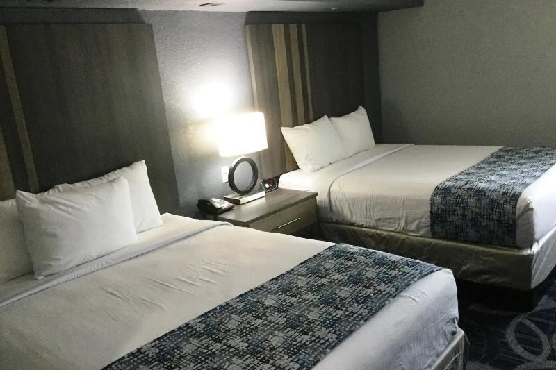 Baymont Inn & Suites Shawnee Kültér fotó