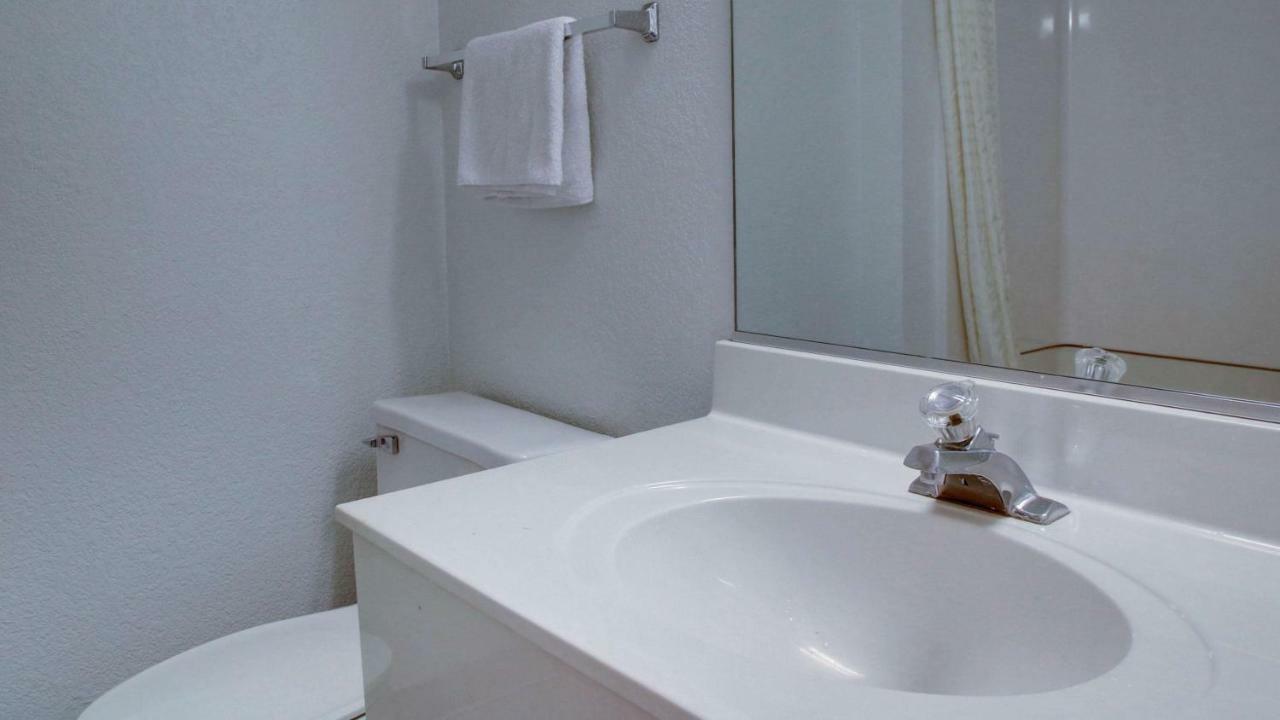 Baymont Inn & Suites Shawnee Kültér fotó