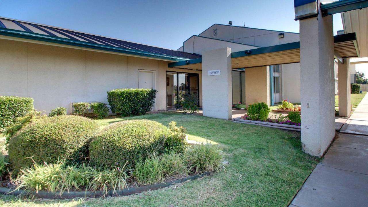 Baymont Inn & Suites Shawnee Kültér fotó