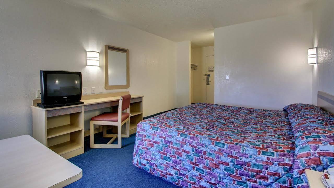 Baymont Inn & Suites Shawnee Kültér fotó